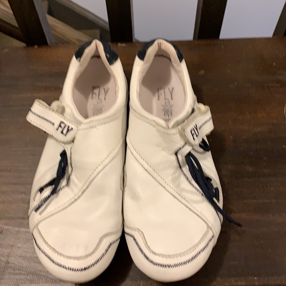 Fly leather shoes - Picture 2 of 4